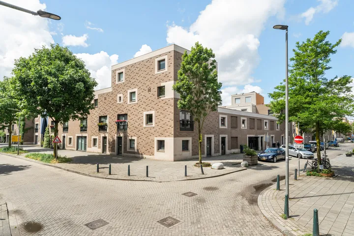 Tussenwoning te koop: Blokmakersstraat 2, Bospolder Rotterdam