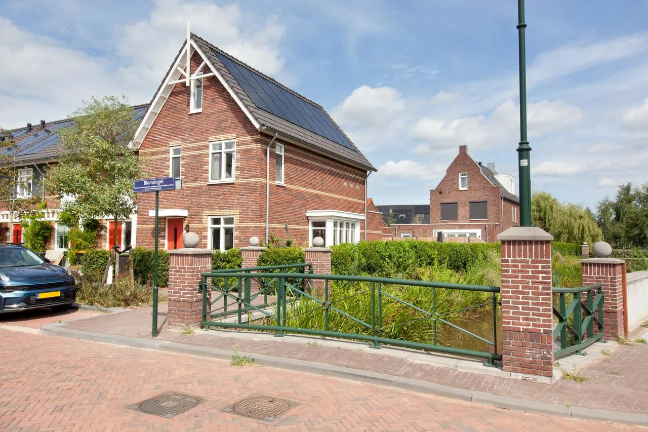 Hoekwoning te koop: Blomsingel 55, Eemnes