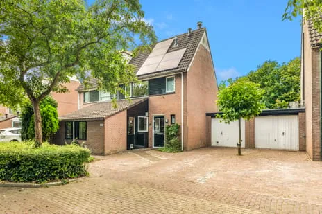 Tussenwoning te koop: Boekenstein 103, Zuid West Heiloo
