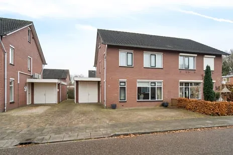 Twee-onder-één-kap te koop: Boekweitveld 25, Nieuw-Dordrecht-Centrum Nieuw-Dordrecht