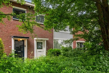 Tussenwoning te koop: Boerhaavestraat 135, Lage Weide Vlaardingen