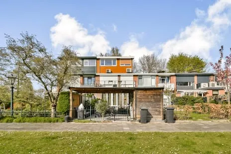 Terraced house for sale: Boerhaavestraat 141, Lage Weide Vlaardingen