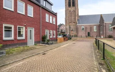 Tussenwoning te koop: Boezemlanden 2, Groot-Ammers