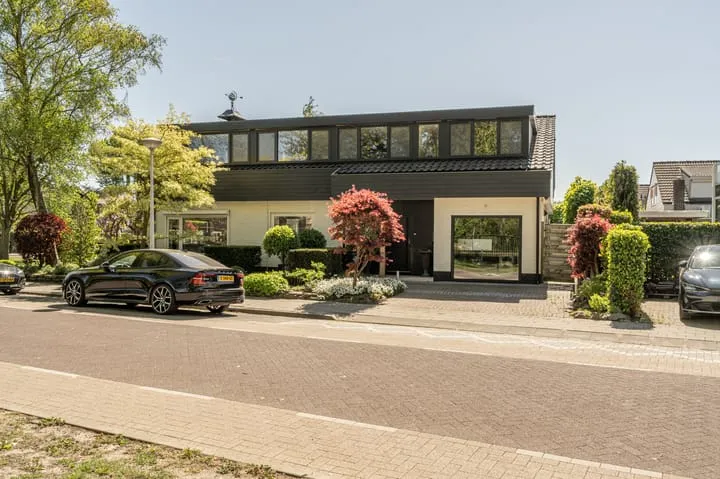 Detached house for sale: Boezemsingel 30, Oud-Beijerland Croonenburghwijk Oud-Beijerland