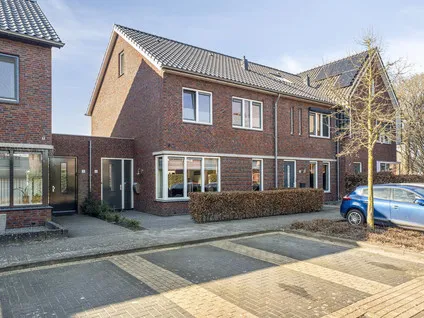 Tussenwoning te koop: Boezeroen 6, Hulshorst