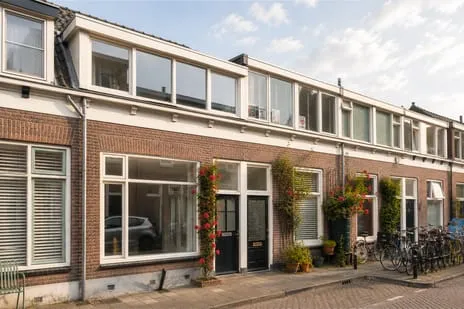 Tussenwoning te koop: Bollenhofsestraat 6, Wittevrouwen Utrecht