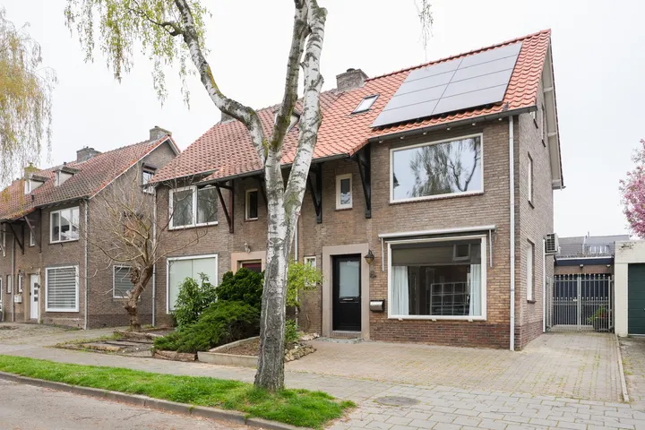 Twee-onder-één-kap te koop: Bollenstraat 6, Kluis Geleen