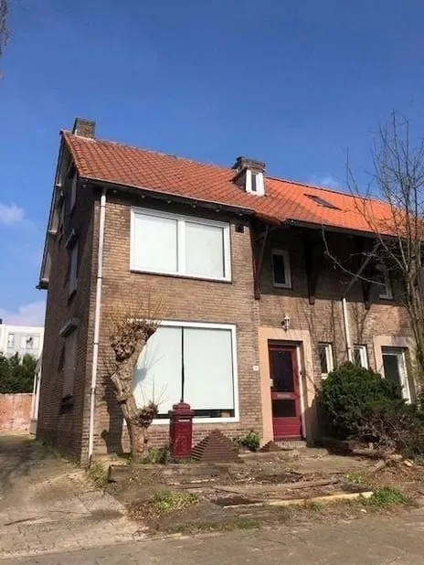 Twee-onder-één-kap te koop: Bollenstraat 8, Kluis Geleen