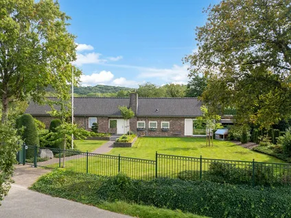 Vrijstaande woning te koop: Bonaertsweg 6, Bunde Bunde