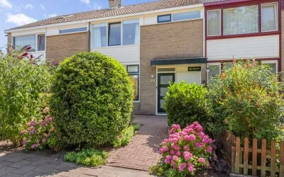 Terraced house for sale: Bongerd 25, Bongerd, Buitenplaats Lelystad