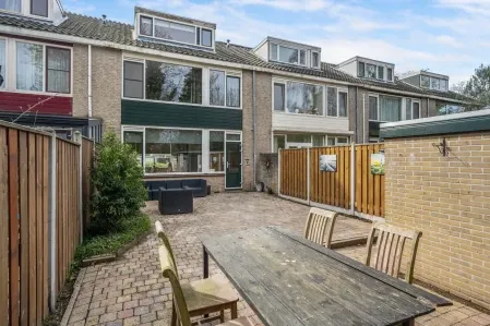 Tussenwoning te koop: Bongweg 38, Hoogvliet Rotterdam