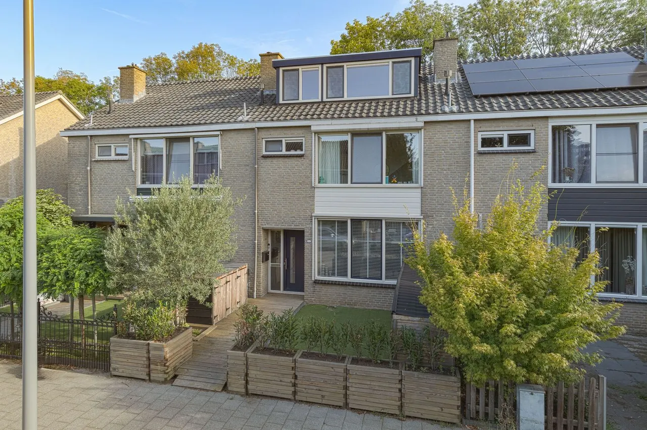 Tussenwoning te koop: Bongweg 84, Hoogvliet Rotterdam