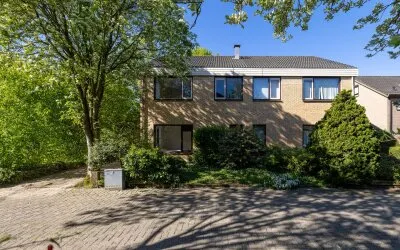 Twee-onder-één-kap te koop: Bonifaciusstraat 46, De Bezelhorst Doetinchem