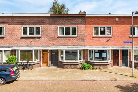 Tussenwoning te koop: Bonistraat 18, Laan van Nieuw-Guinea, Spinozaweg e.o. Utrecht