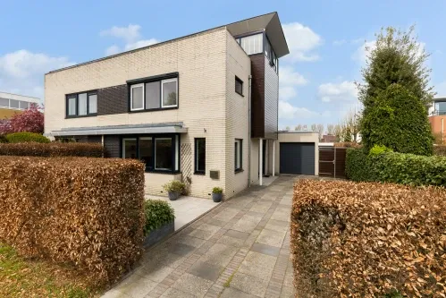 Twee-onder-één-kap te koop: Boomgaard 13, De Hoven en De Boomgaard Ijsselstein