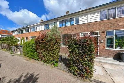Terraced house for sale: Bootsmanstraat 7, Burgemeestersbuurt Zaandam