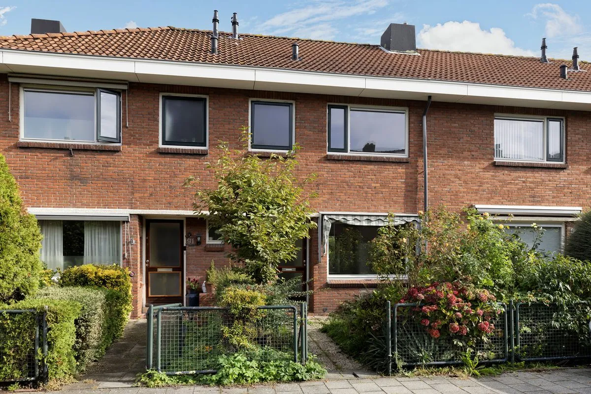 Tussenwoning te koop: Borchsatelaan 93, Rotterdam