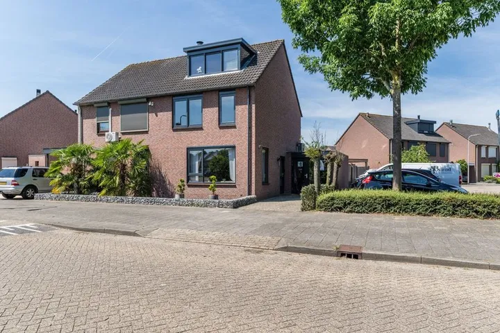 Hoekwoning te koop: Borculolaan 17, Gesworen Hoek Oost Tilburg