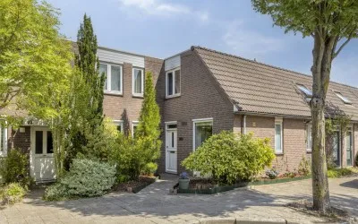 Tussenwoning te koop: Bordeauxlaan 25, Achtse Barrier-Gunterslaer Eindhoven