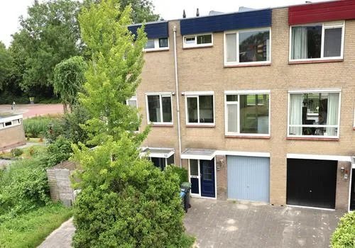 Tussenwoning te koop: Bordine 10, Stadsfenne Sneek