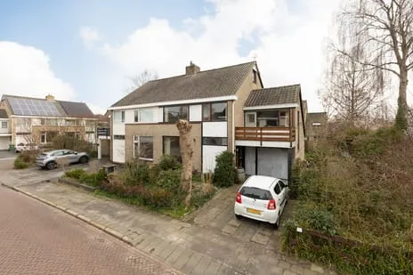 Twee-onder-één-kap te koop: Bordine 13, Stadsfenne Sneek