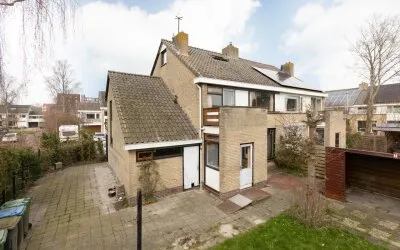 Twee-onder-één-kap te koop: Bordine 13, Stadsfenne Sneek