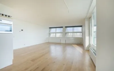 Appartement te huur: Borneolaan 271, Rietlanden Amsterdam
