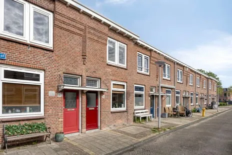 Tussenwoning te koop: Borneostraat 18, Indische Buurt-Noord Delft