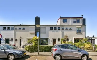 Tussenwoning te koop: Borneostraat 99, Indische Buurt Vlaardingen
