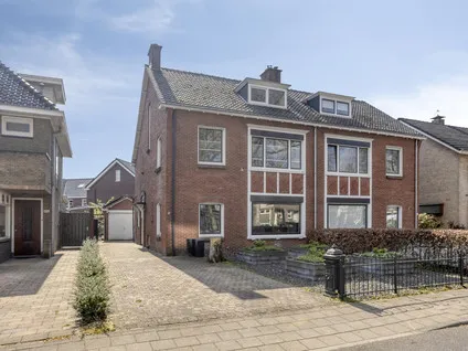 Twee-onder-één-kap te koop: Bornsestraat 233A, Bornsestraat en omgeving Zuid Almelo
