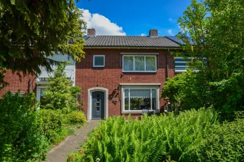 Tussenwoning te koop: Bornsestraat 86A, 't Wilbert Hengelo