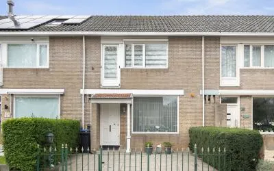 Tussenwoning te koop: Borodinlaan 30, Groenoord-Noord Schiedam