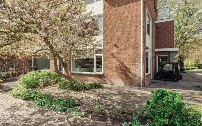 Hoekwoning te koop: Borssenburg 51, Vredeveldbuurt Amstelveen