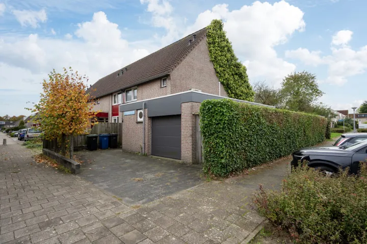 Hoekwoning te huur: Borstelgrasstraat 12, Kruidenwijk Noord- midden Almere