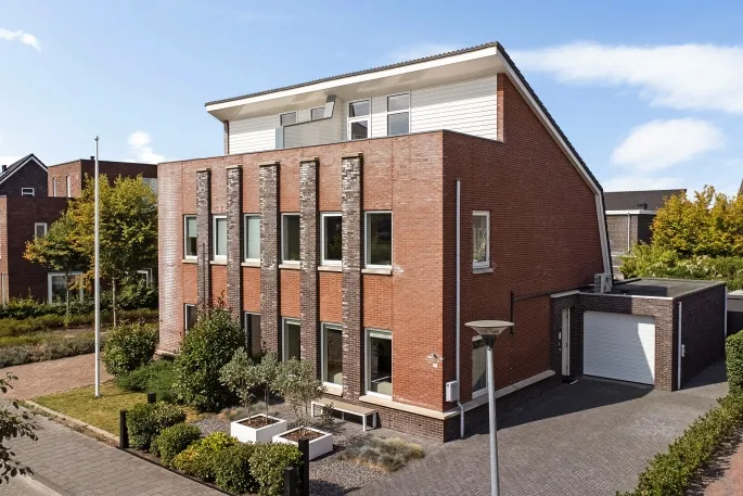 Twee-onder-één-kap te koop: Bosanemoon 38, Assen