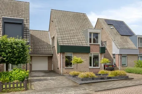 Tussenwoning te koop: Bosbeeklaan 64, Diepenbroek Baarlo (Li)