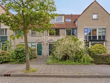 Tussenwoning te koop: Bosbes 4, Tweede woonwijk Zeewolde