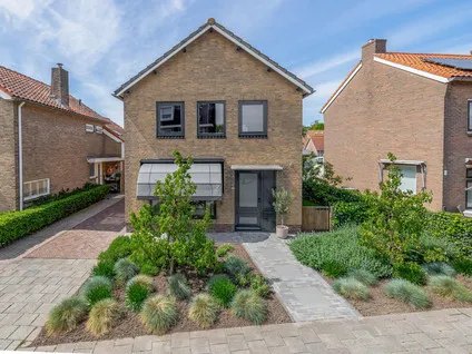 Vrijstaande woning te koop: Bosdreef 42, Dirksland centrum Dirksland