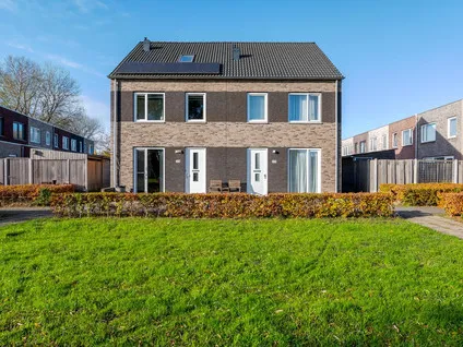Twee-onder-één-kap te koop: Bosgouw 318, Bosgouw, Brongouw en Nijvergouw Almere