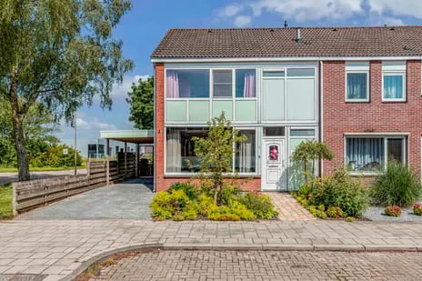 Hoekwoning te koop: Bosrand 1, Ens-woonkern Ens