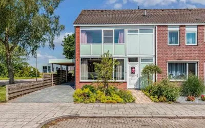 Hoekwoning te koop: Bosrand 1, Ens-woonkern Ens