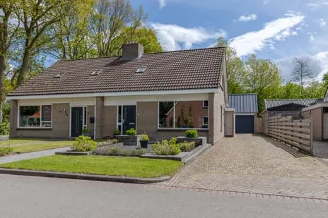 Twee-onder-één-kap te koop: Bosselân 4, Twijzel Twijzel