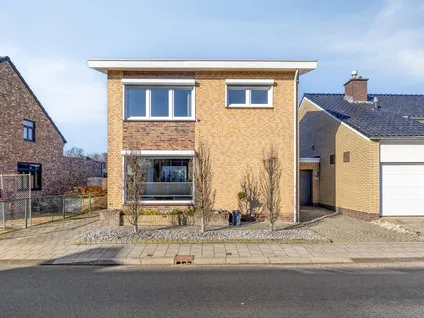 Twee-onder-één-kap te koop: Bosstraat 12, Susteren