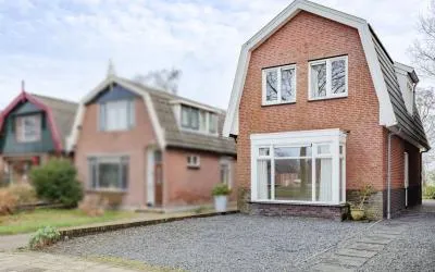 Vrijstaande woning te koop: Bosstraat 36A, Winkel