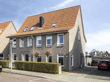 Twee-onder-één-kap te koop: Bosuilstraat 16, Roombeek-Roomveldje Enschede