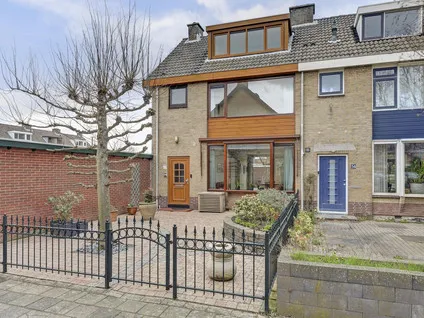 Tussenwoning te koop: Bosuilstraat 60, Maassluis