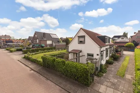 Twee-onder-één-kap te koop: Bosweg 19, Strijen Woonkern Strijen