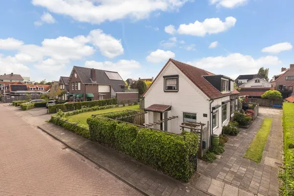 Semi-detached for sale: Bosweg 19, Strijen Woonkern Strijen