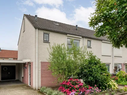 Tussenwoning te koop: Boterbloem 132, Hardenberg