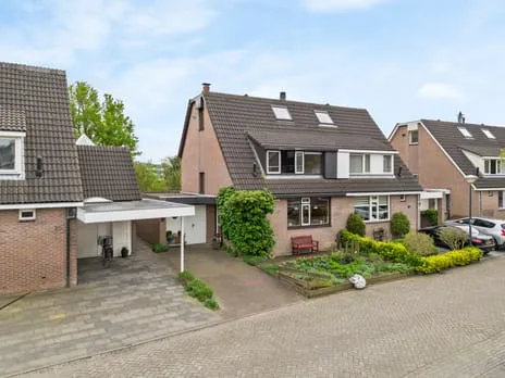 Twee-onder-één-kap te koop: Boterbloemweide 41, Molenvliet-West Woerden